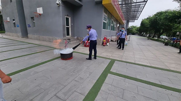 bảo vệ Yuki Sepre 24 diễn tập phòng cháy chữa cháy
